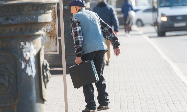 Украинским пенсионерам подарили уникальное приложение: как получить выплаты не выходя из дома