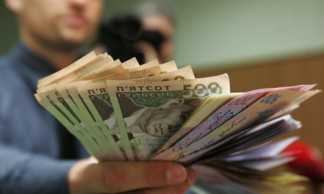Зарплаты растут: Госстат показал украинцам, как те разбогатели