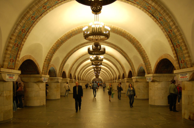 Трагедия в киевском метро: мужчина умер на глазах у всех