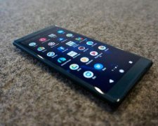 Sony Xperia XZ2 Premium: смартфон показал свою темную сторону