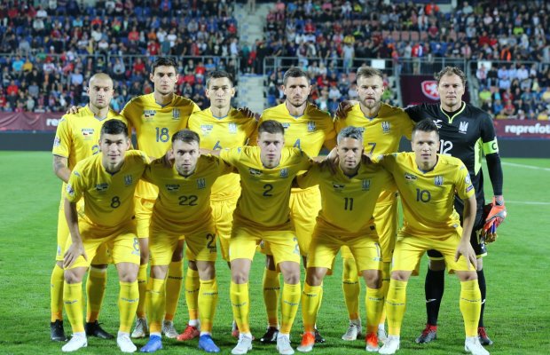 Игроки сборной Украины спели хиты российской эстрады: видео