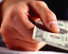 Через безгрошів’я українці все частіше беруть кредити