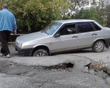 Українців навчили заробляти на недбалості шляховиків