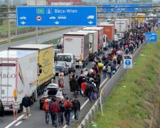 Австрійці знайшли спосіб заробляти на малолітніх біженцях