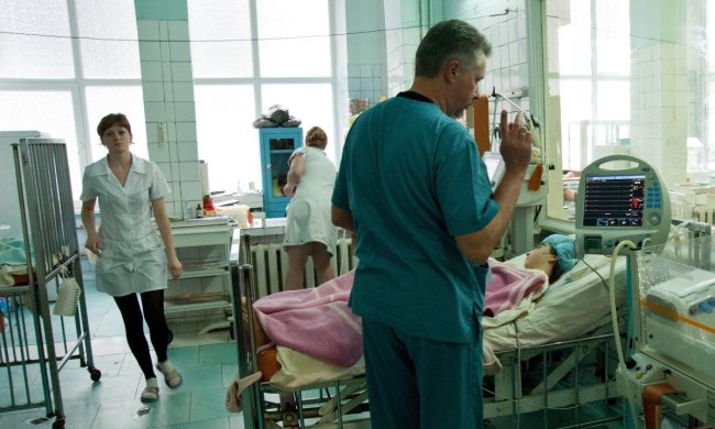 Массовое отравление на свадьбе во Львове: число пострадавших постоянно растет, медики сбились с ног