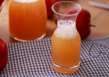 Яблоко + мед + льняные семена - смесь, о которой молчат врачи: что происходит с организмом уже через неделю