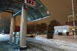 У Харкові військова вантажівка влаштувала "фігурне катання" на трасі і знесла заправку, кадри екстремального дрифту