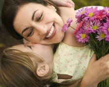 День матері 2017: що подарувати коханим батькам