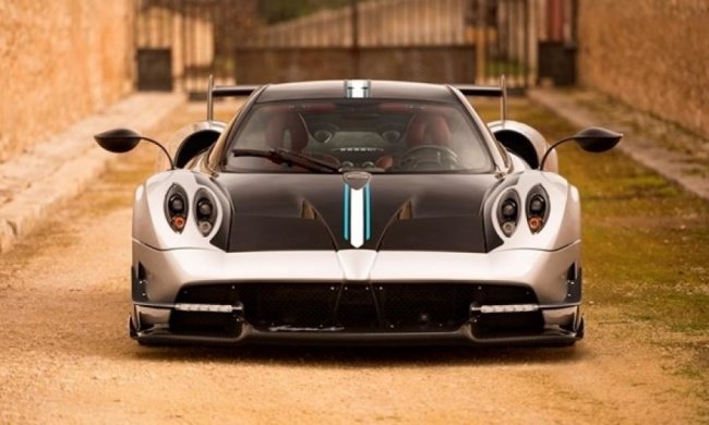 Сверхлегкий суперкар от Pagani Automobili  (фото)