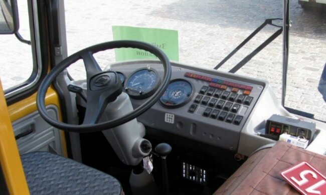 Автобусы для украинских школьников накупили у агрессора