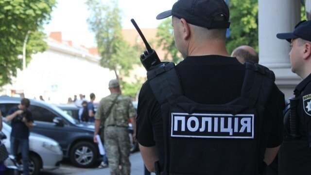 Відібрали паспорт і змусили гарувати: в Запоріжжі цигани викрали чоловіка під носом у копів