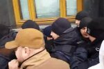 Українці прийшли під вікна до Зеленського, протести охопили столицю і перетворились на побоїща