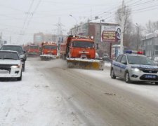 Стихия блокирует украинские дороги: карта
