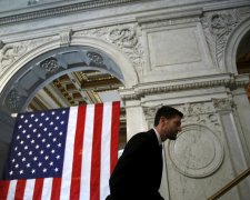 У Трампа объяснили, зачем дипломат привез в Россию бомбу: не получилось