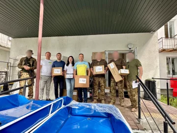БФ молодіжної ініціативи "Надія" і фонд Миколи Томенка "Рідна країна" передали медичний вантаж Національній гвардії України