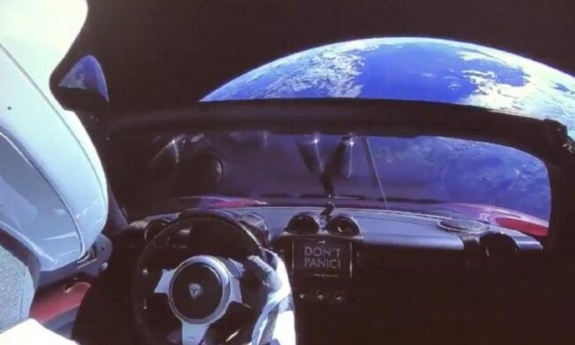 Автостопом по космосу: стало відомо, коли Tesla Маска досягне Марсу