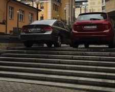 "Паркуюсь, як дегенерат": київські водії показали черговий майстер-клас