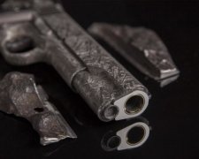 Пистолет из метеорита стоит 4,5 млн. долларов