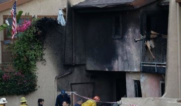 В Лос-Анджелесі літак врізався в житловий будинок
