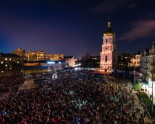 Сеть взорвал дуэт танцора и экскаватора: видео