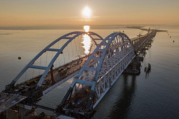 Приховувати вже нема чого: Кримський міст офіційно визнали об'єктом "дерибану"