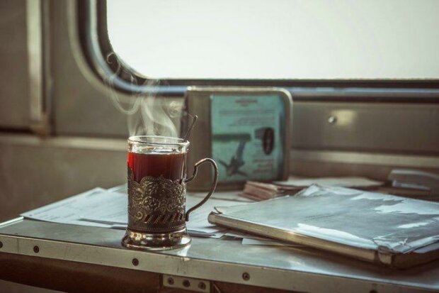 "Подсыпают в чай снотворное": известный артист пострадал от банды, которая охотится на украинцев в поездах