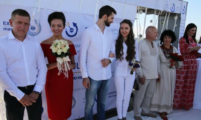 Львів'яни практикуватимуть швидкісні шлюби