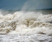 Вода йде: одеський пляж не на жарт налякав українців, фото