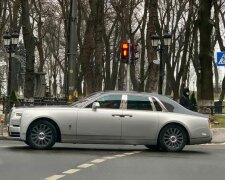 Rolls-Royce Phantom, фото: сторінка carsmirage в Instagram