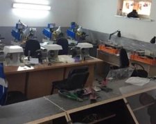 У гаражному кооперативі Києва обробляли 200 кг контрабандного бурштину (відео)
