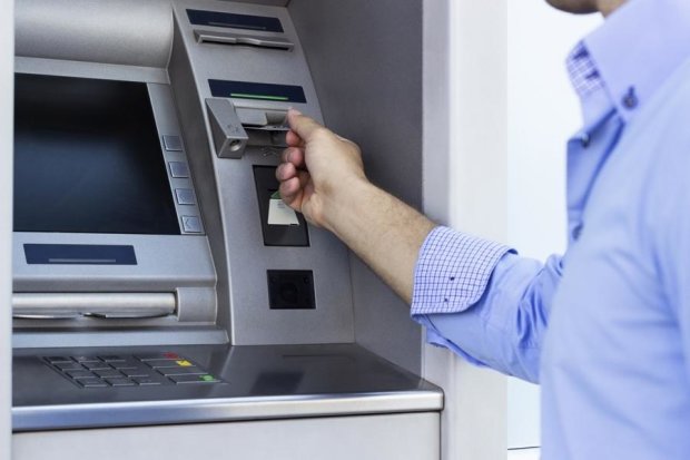 Хакеры взялись за украинские банкоматы
