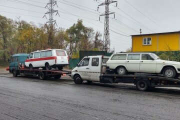 В Киеве 8 раритетных автомобилей спасли от утилизации, фото: интернет-портал Авто24