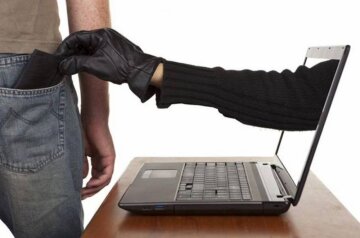 Шахраї ошукали трьох прикарпатців на понад 100 тисяч гривень