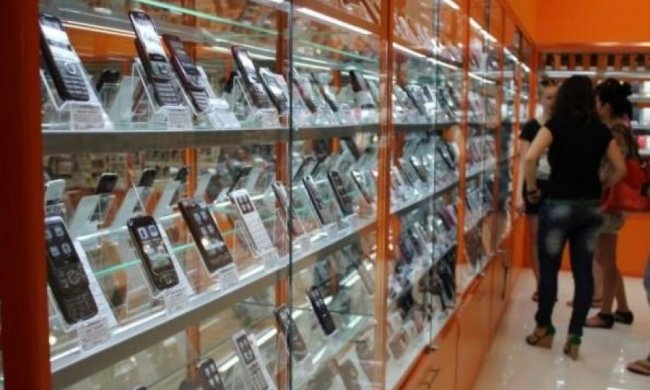 Злодії викрали з магазину мобільних телефонів на 150 тисяч гривень