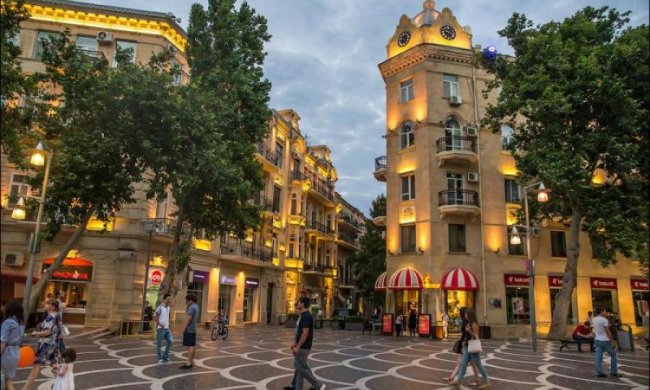 Азербайджанцы отдыхают в Украине только ради ЭТОГО: видео