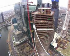Інвестиції в нерухомість Росії звалилися удвічі