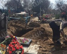 Вбивцю Вороненкова поховали на непримітному кладовищі - фото