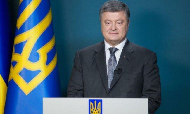 Порошенко поздравил украинцев с очередной маленькой победой