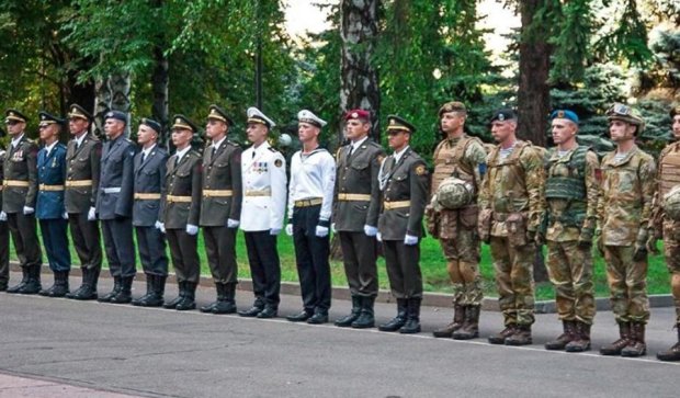 Українські воїни покажуть нову форму на параді (ФОТО)
