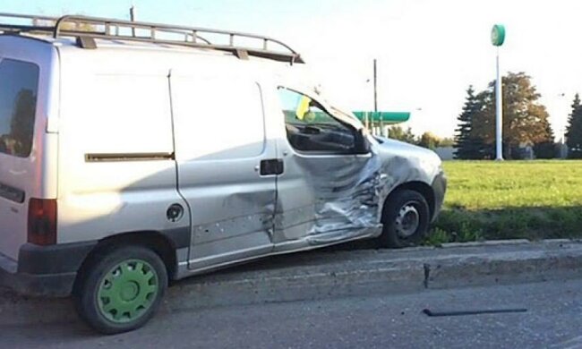 Два грузовика столкнулись во Львове (фото)