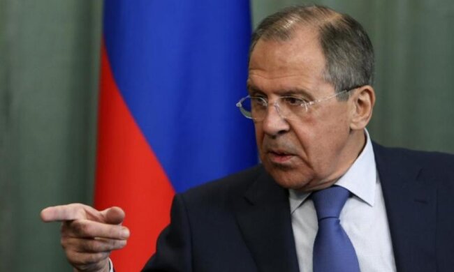 Путінську шавку з ганьбою вигнали з Латвії, в Кремлі заістерили