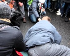 В Крыму опасно: мужчину жестоко избили за то, что он "укроп и фашист"