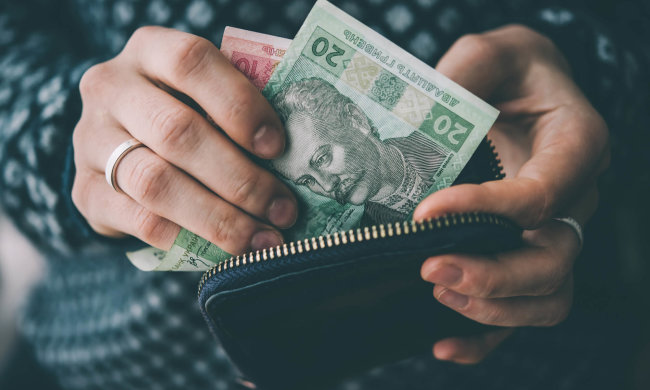 Гривня обійшла всі валюти світу, навіть долар не встояв: заслужене перше місце