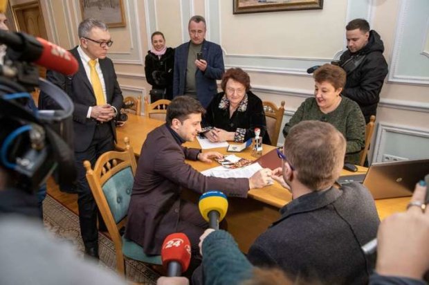 Порошенку доведеться вибачитися: Зеленський висунув гаранту три умови перед дебатами