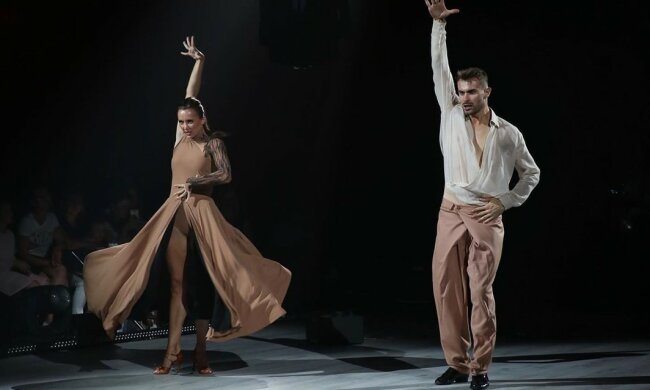 Різатдінова ледь не втратила свідомість на сцені "Танців з зірками": відео з прямого ефіру