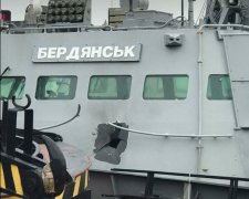 Скотские условия класса "карантин": у плененных украинских моряков отобрали самое ценное