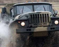 Оккупантов "раскатали" грузовиком на Донетчине