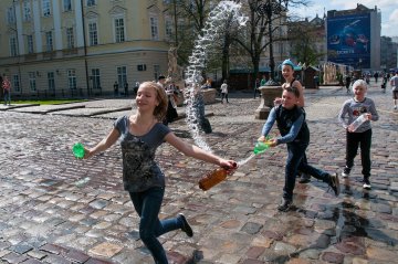 Поливальний понеділок