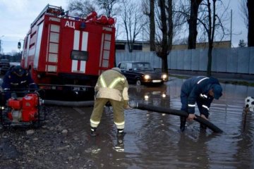 Стихія вигнала з будинків сотні кримчан