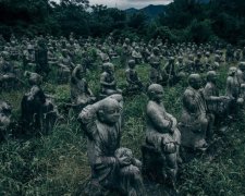 Японский фотограф показал село с каменными жителями